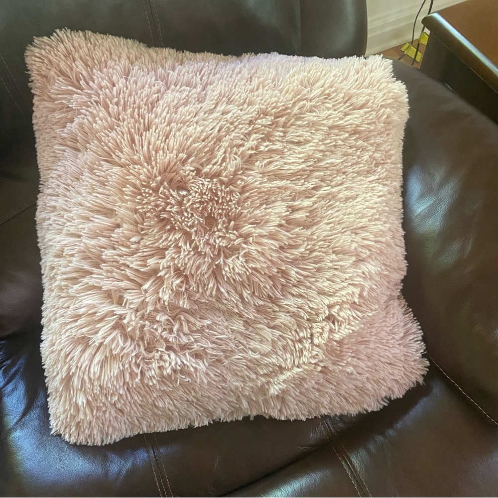 Throw pillow blush/light pink